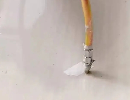 襄汾瓷砖空鼓维修公司专业解答在瓷砖铺贴过程中，如果使用的砂料过粗（如全部使用了粗砂），可能会导致以下问题